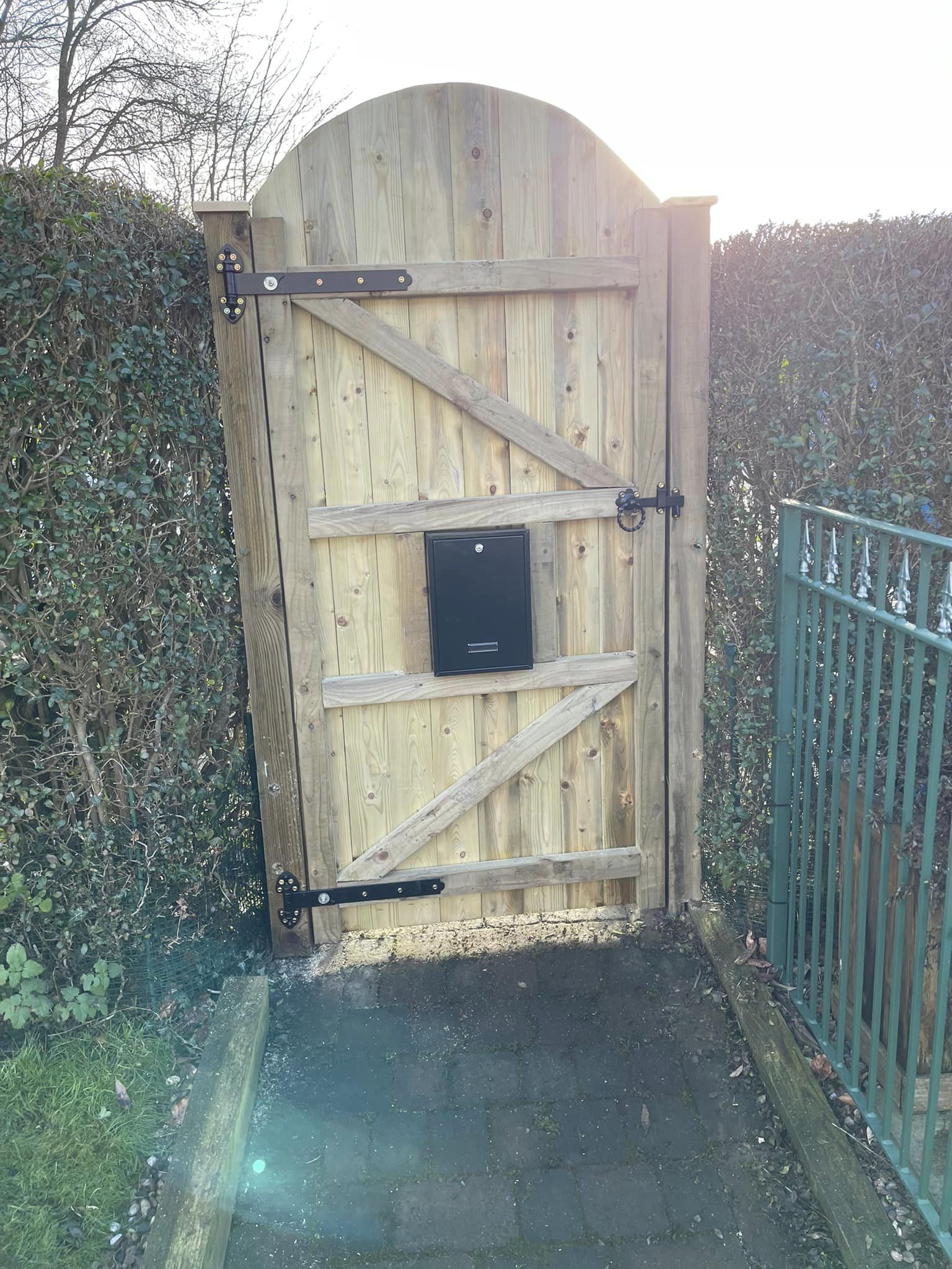 Black Country Fencing Ltd, Fencing and gate installation