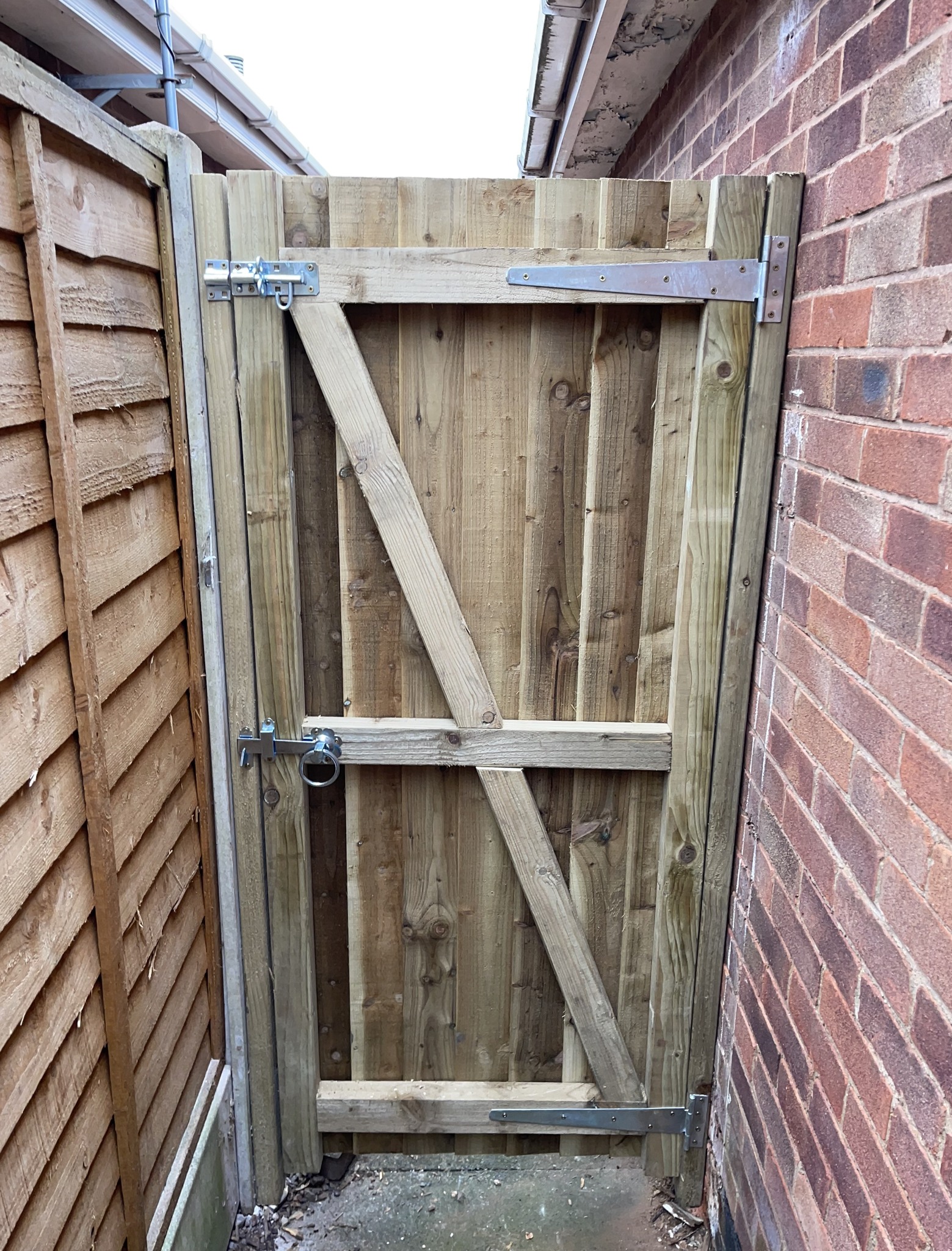 Black Country Fencing Ltd, Fencing and gate installation