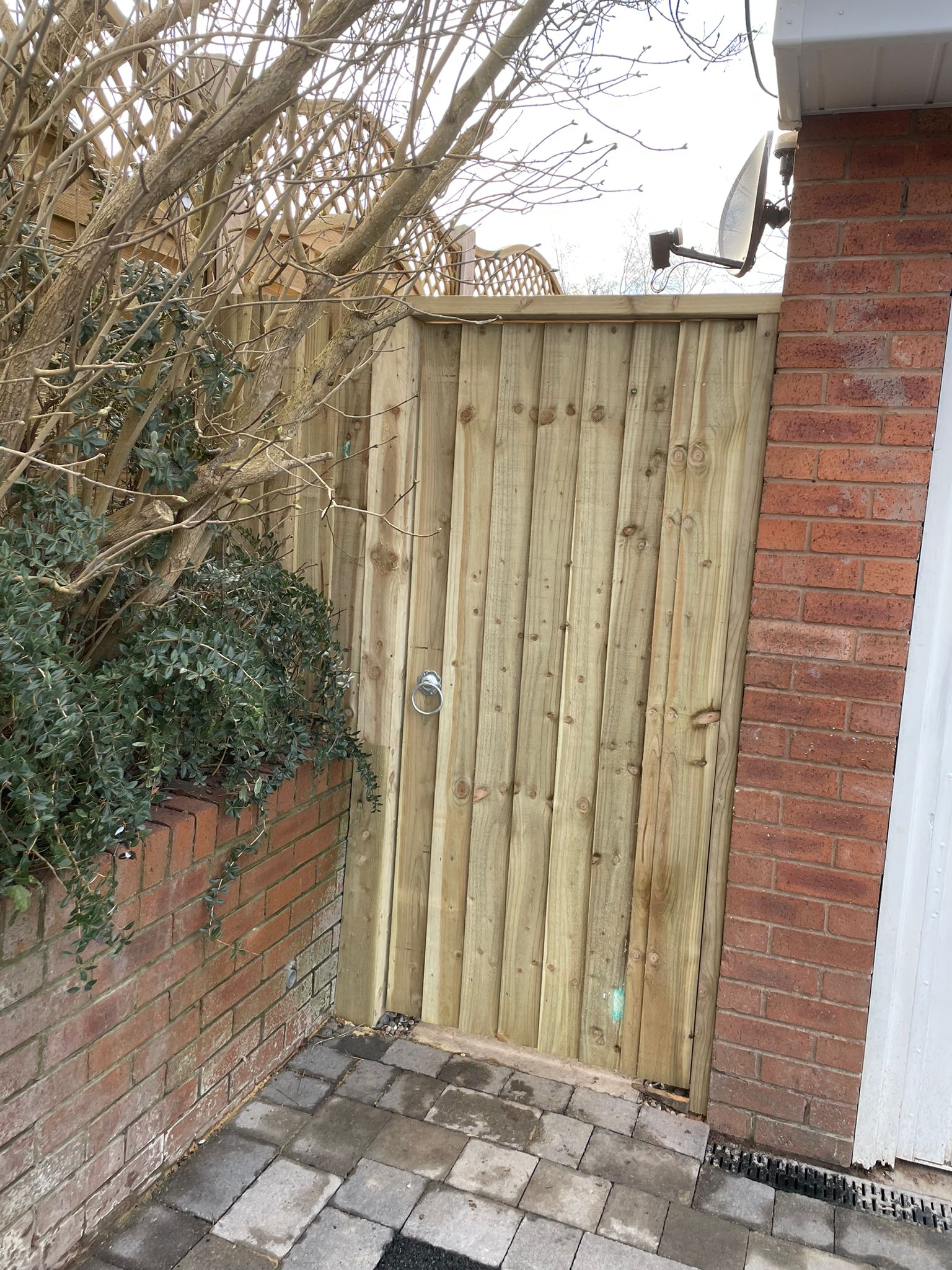 Black Country Fencing Ltd, Fencing and gate installation