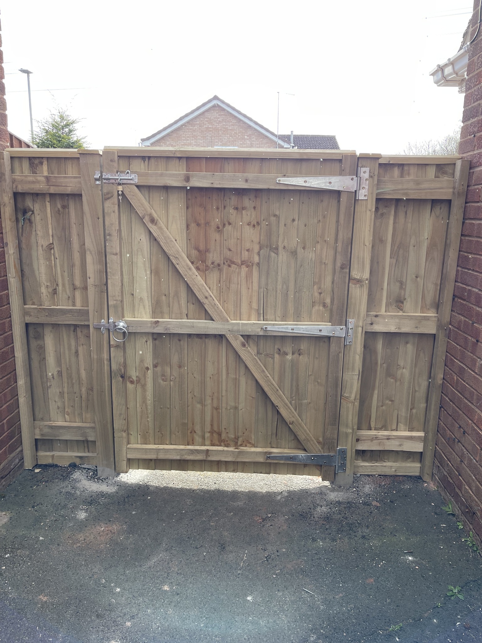 Black Country Fencing Ltd, Fencing and gate installation