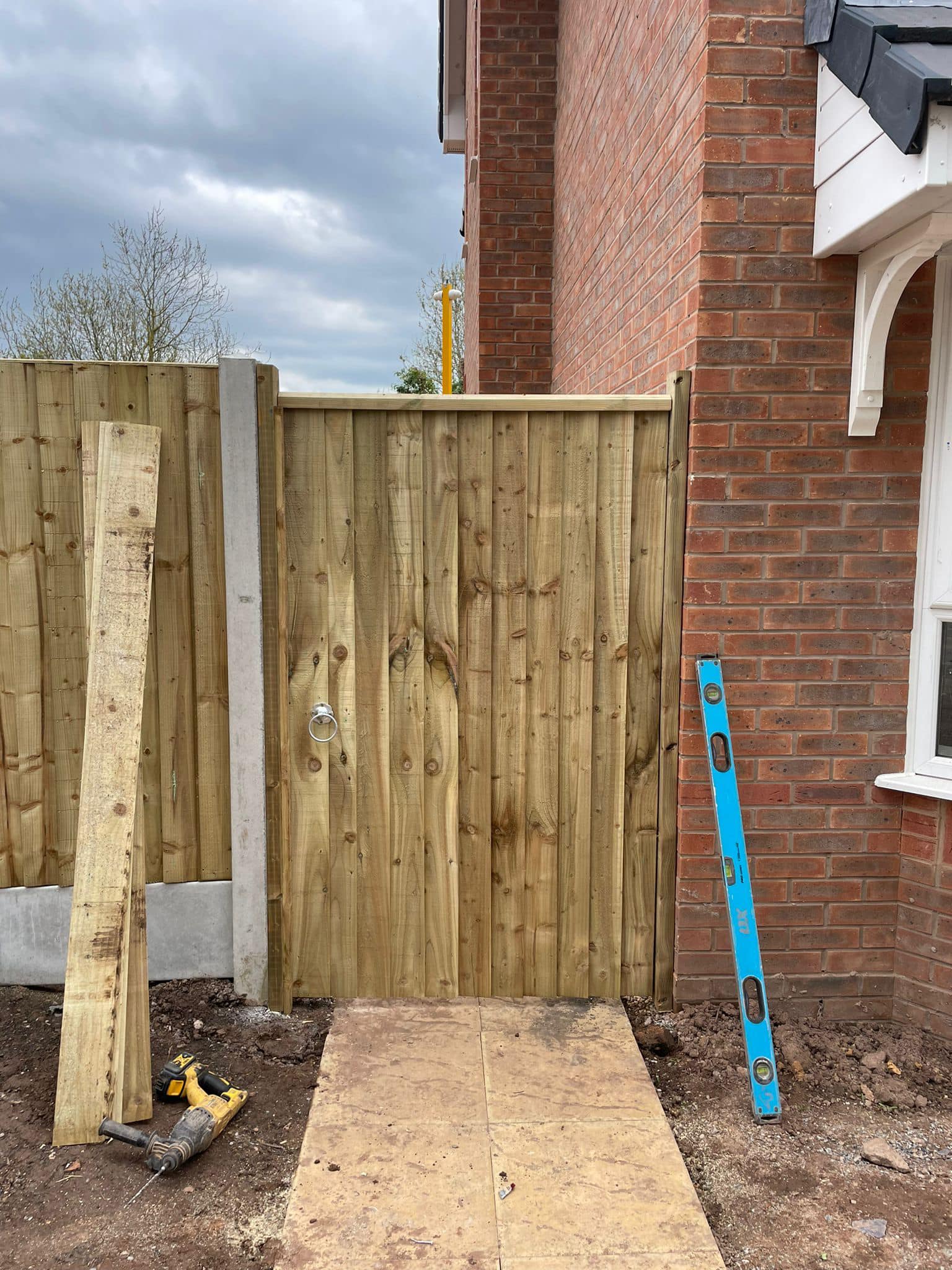 Black Country Fencing Ltd, Fencing and gate installation