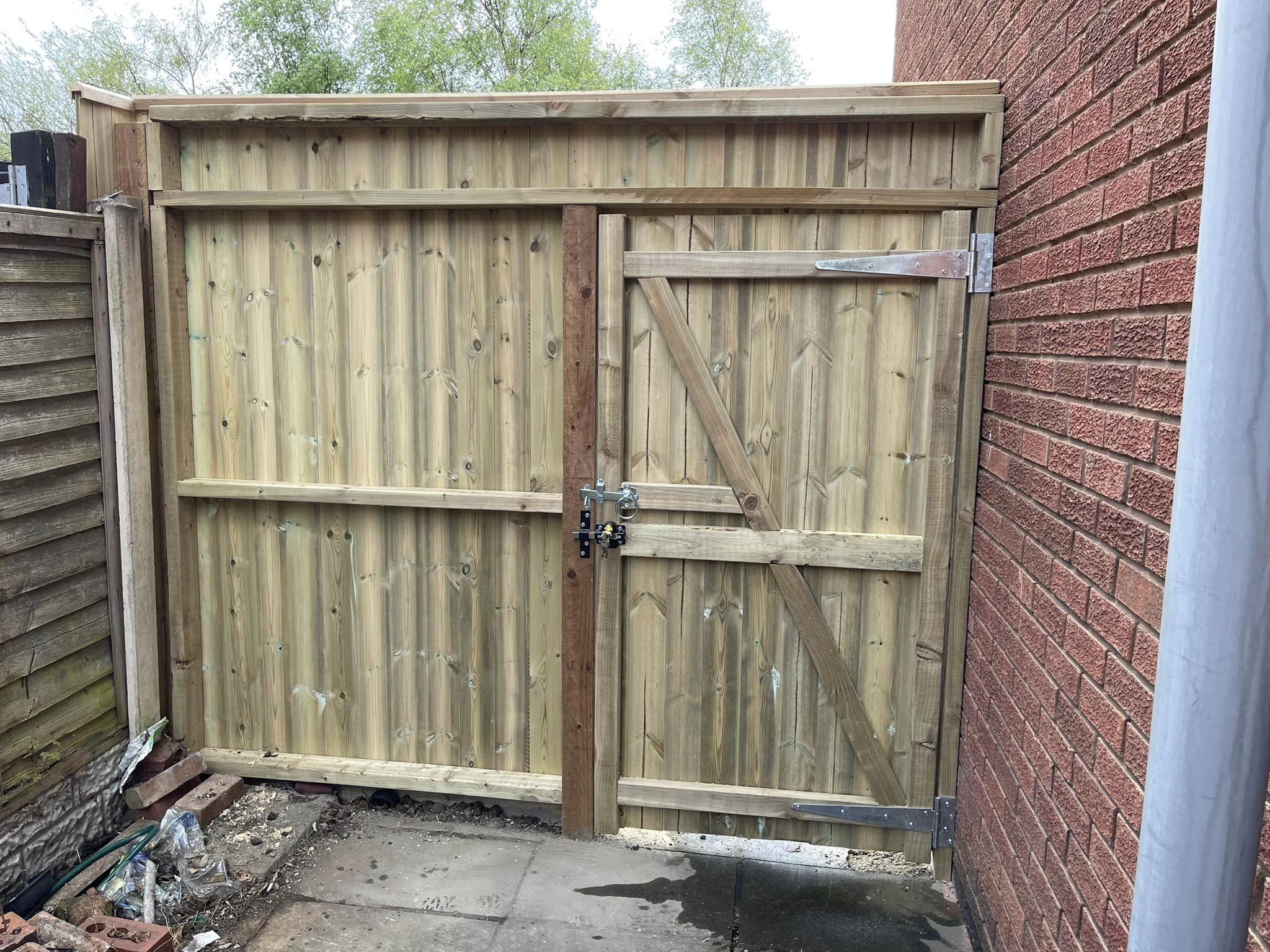 Black Country Fencing Ltd, Fencing and gate installation